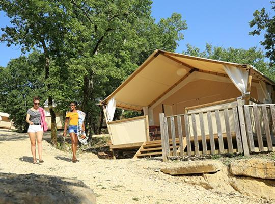 ホテル Camping Les Reflets Du Quercy Crayssac エクステリア 写真