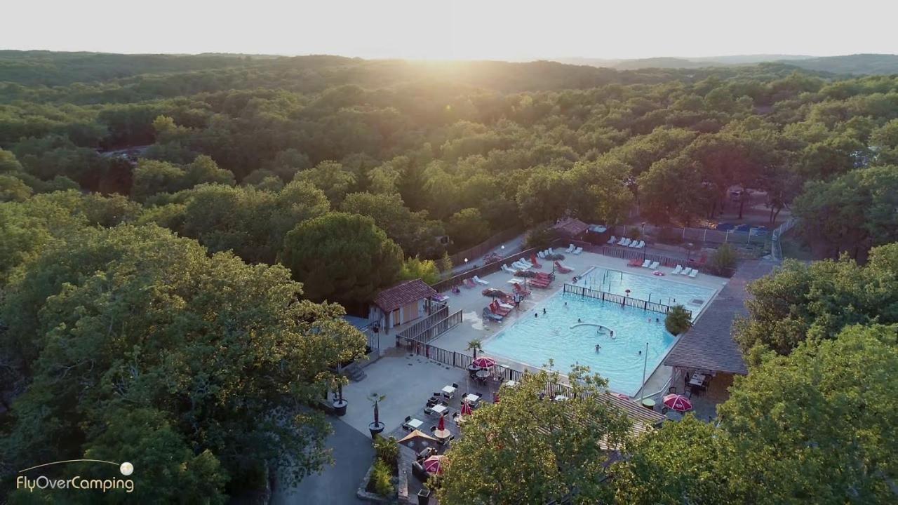 ホテル Camping Les Reflets Du Quercy Crayssac エクステリア 写真