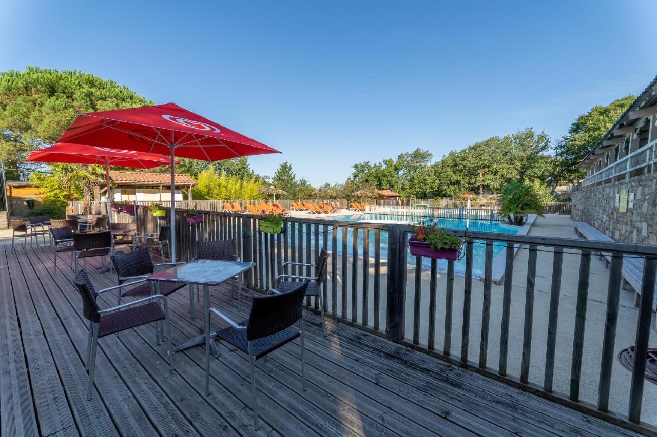 ホテル Camping Les Reflets Du Quercy Crayssac エクステリア 写真