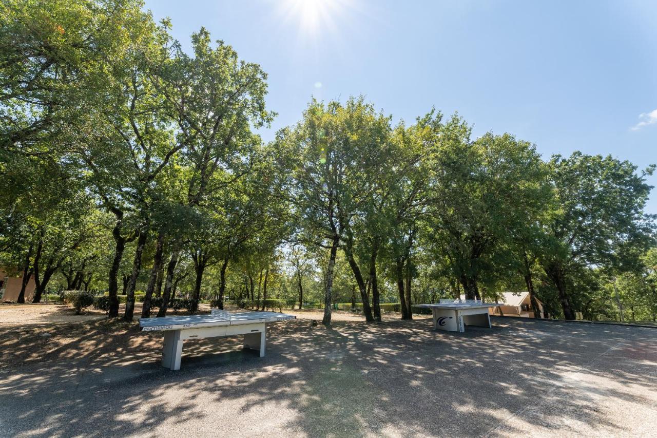 ホテル Camping Les Reflets Du Quercy Crayssac エクステリア 写真