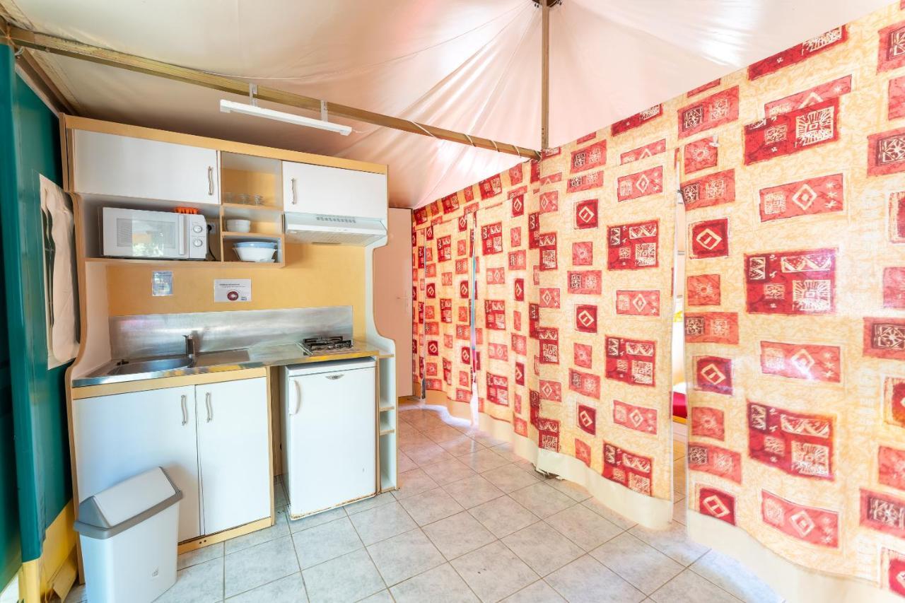 ホテル Camping Les Reflets Du Quercy Crayssac エクステリア 写真