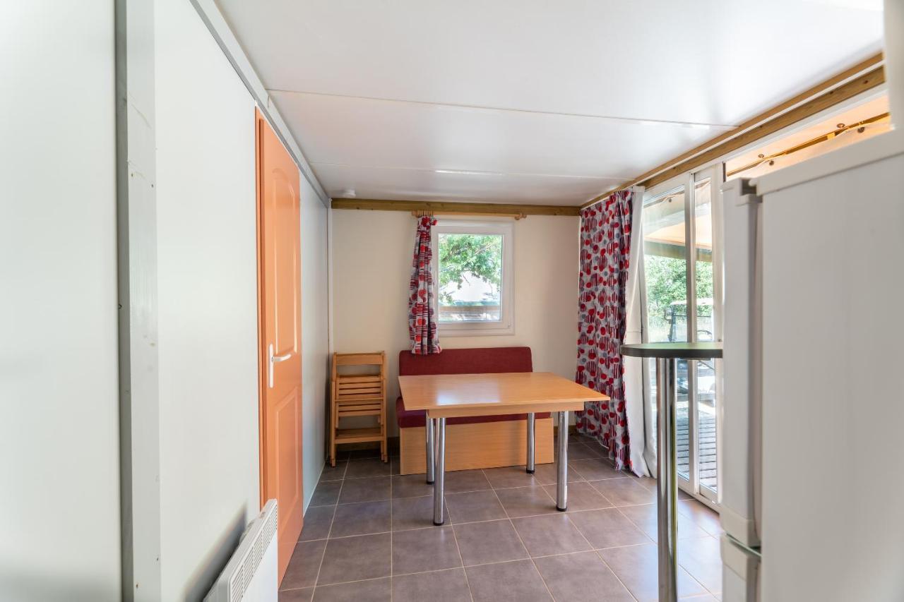 ホテル Camping Les Reflets Du Quercy Crayssac エクステリア 写真