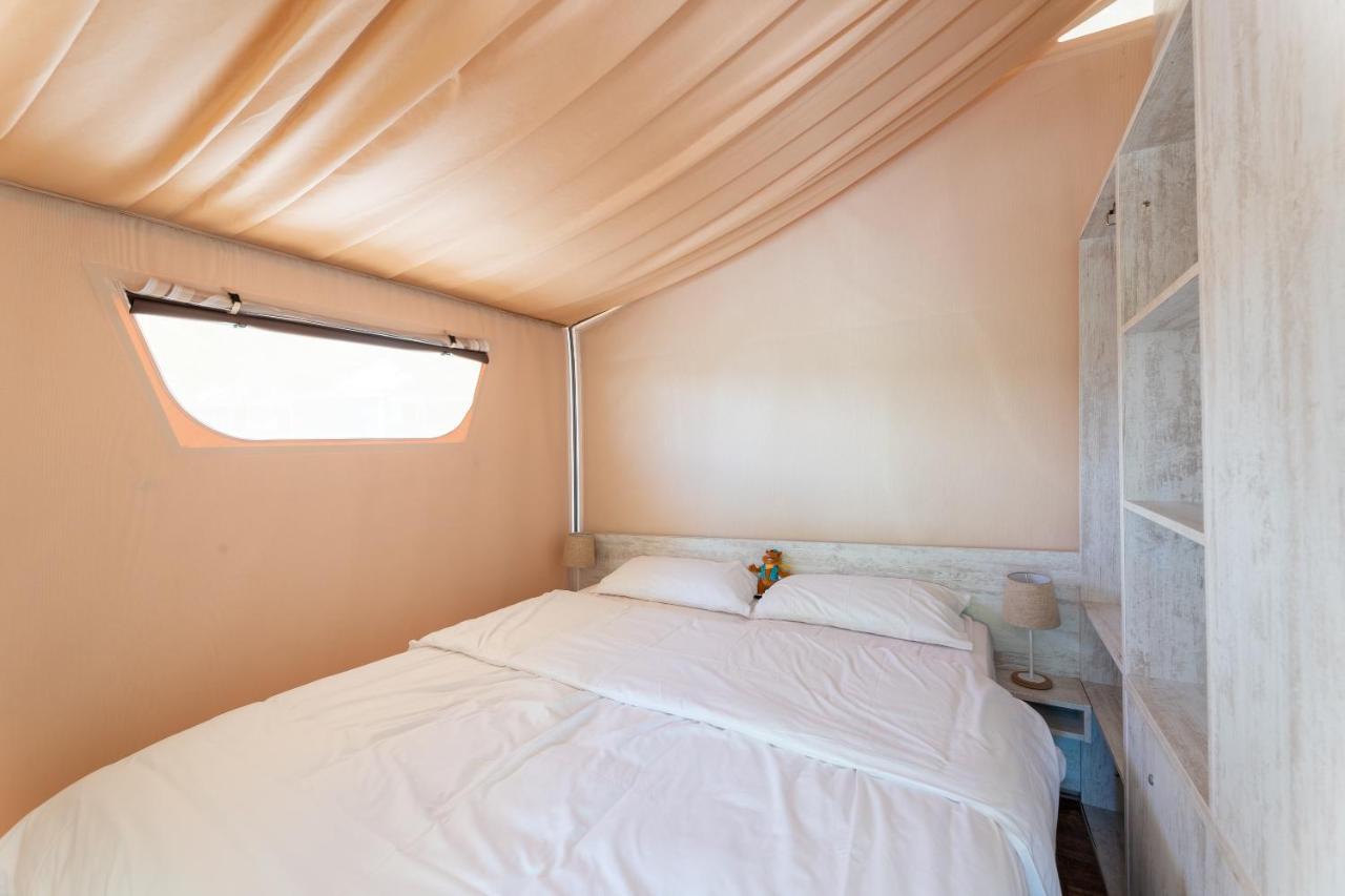 ホテル Camping Les Reflets Du Quercy Crayssac エクステリア 写真